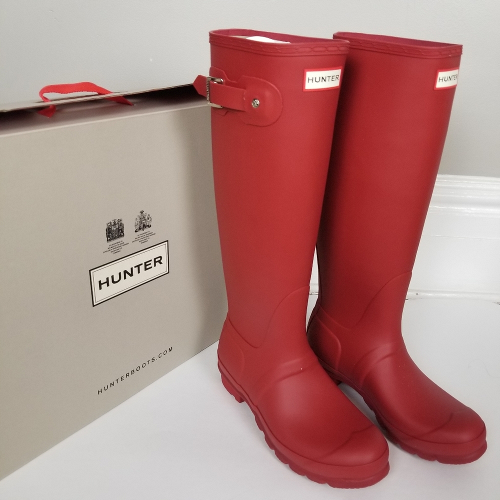 Hunter rain boots, red, brand new size US 8